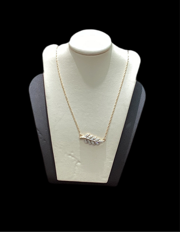 Jordan Jewelers 14 kt gold Natural diamond necklace 0.10 Ctw